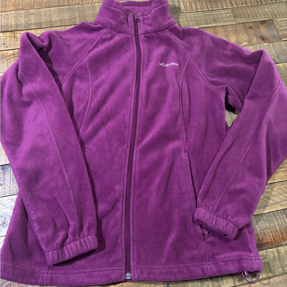 Columbia women’s medium zip up jacket